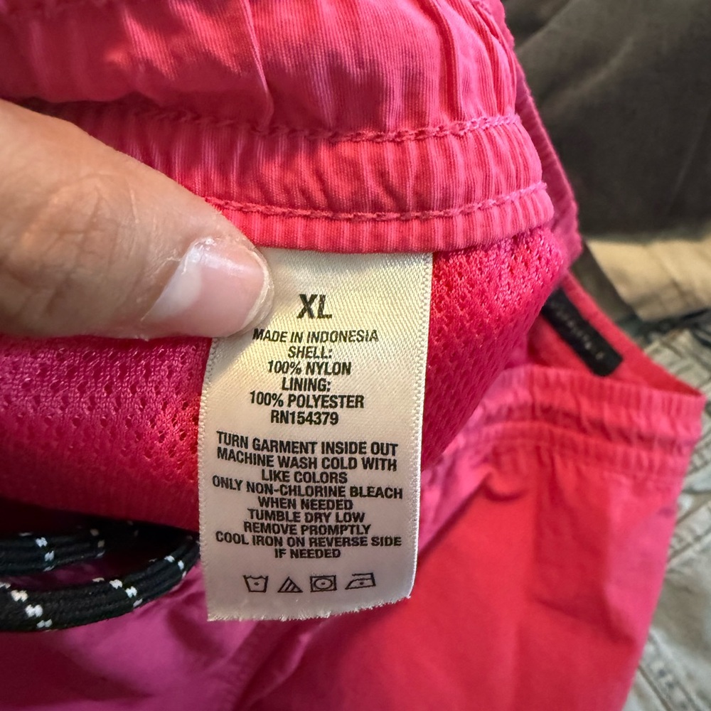 Aeropostale Women's Bright Pink Athletic Shorts - Picture 4 of 7